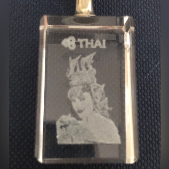 Vintage Collectible Southeast Asia Express airline glass etched keychain - Picture 2 of 14